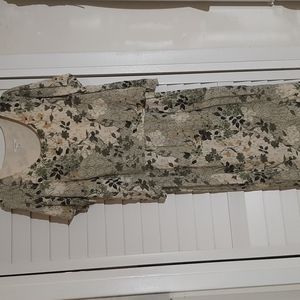 Dressbarn Woman floral dress, Size 22W